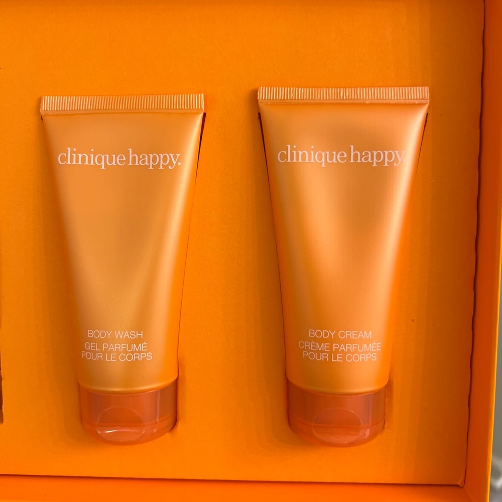 Clinique Absolutely Happy Set in Vibrant Orange